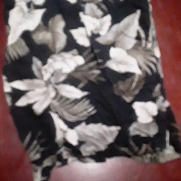 Men's Shirt - Picture 2 of 7